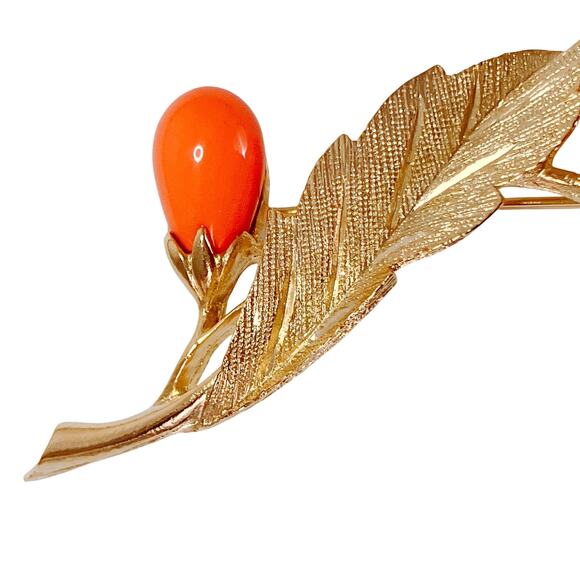 Vintage Signed Sarah Coventry 1960s Brooch Mid Century Gold Tone Faux Coral Pin - Picture 3 of 11